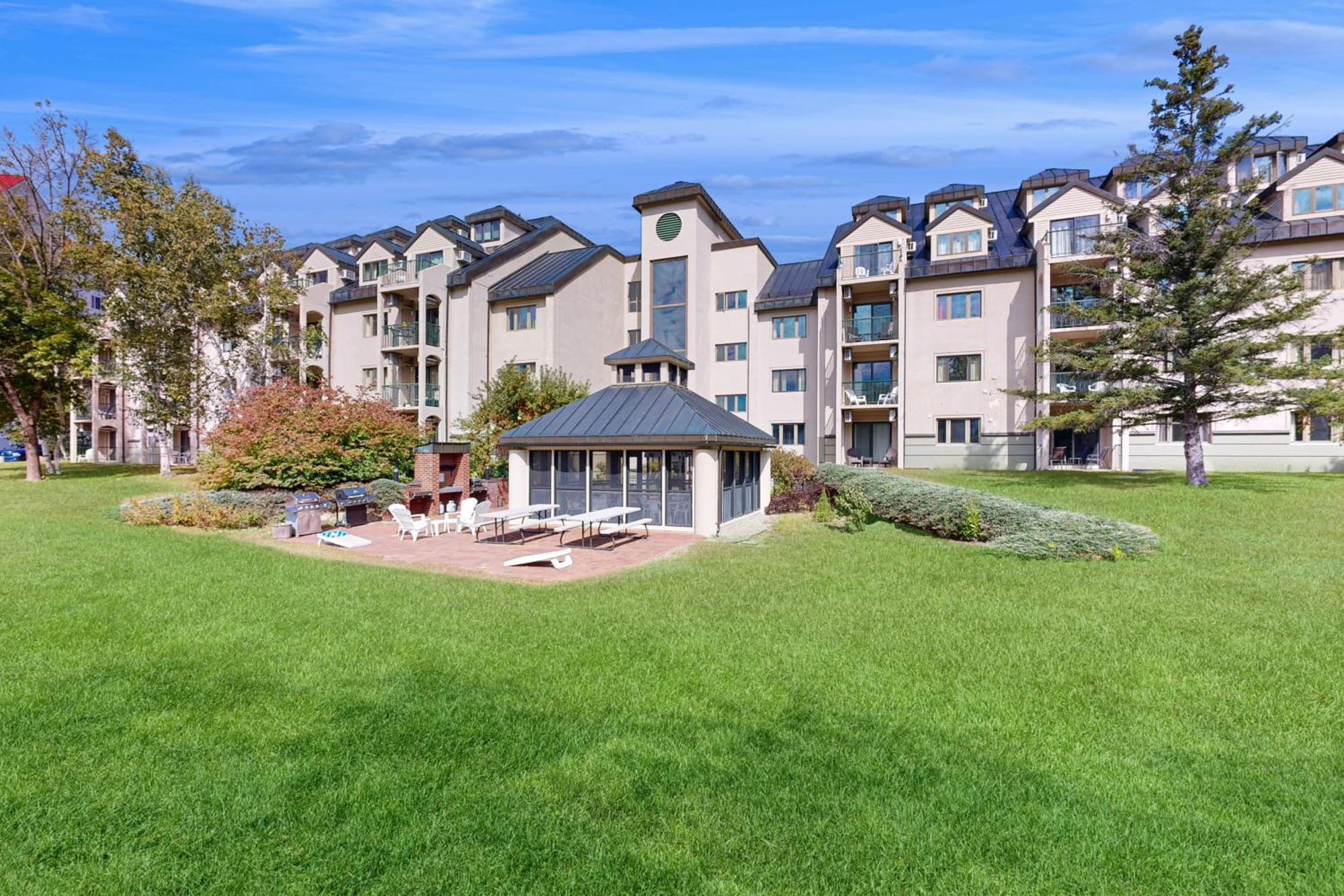 Autumn Colors Condo At Rivergreen Lincoln Exterior photo