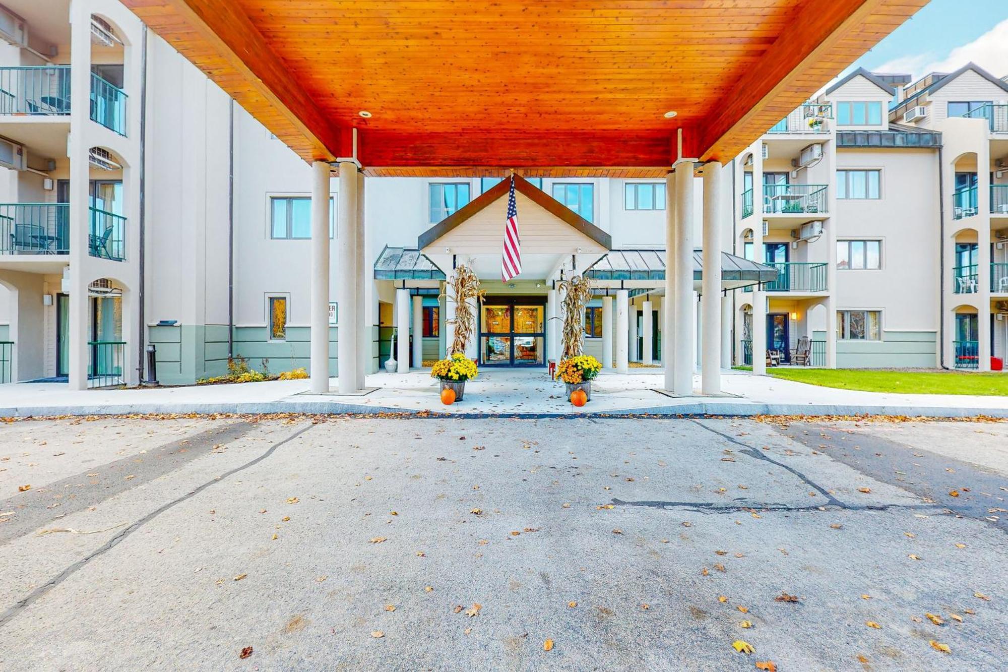 Autumn Colors Condo At Rivergreen Lincoln Exterior photo